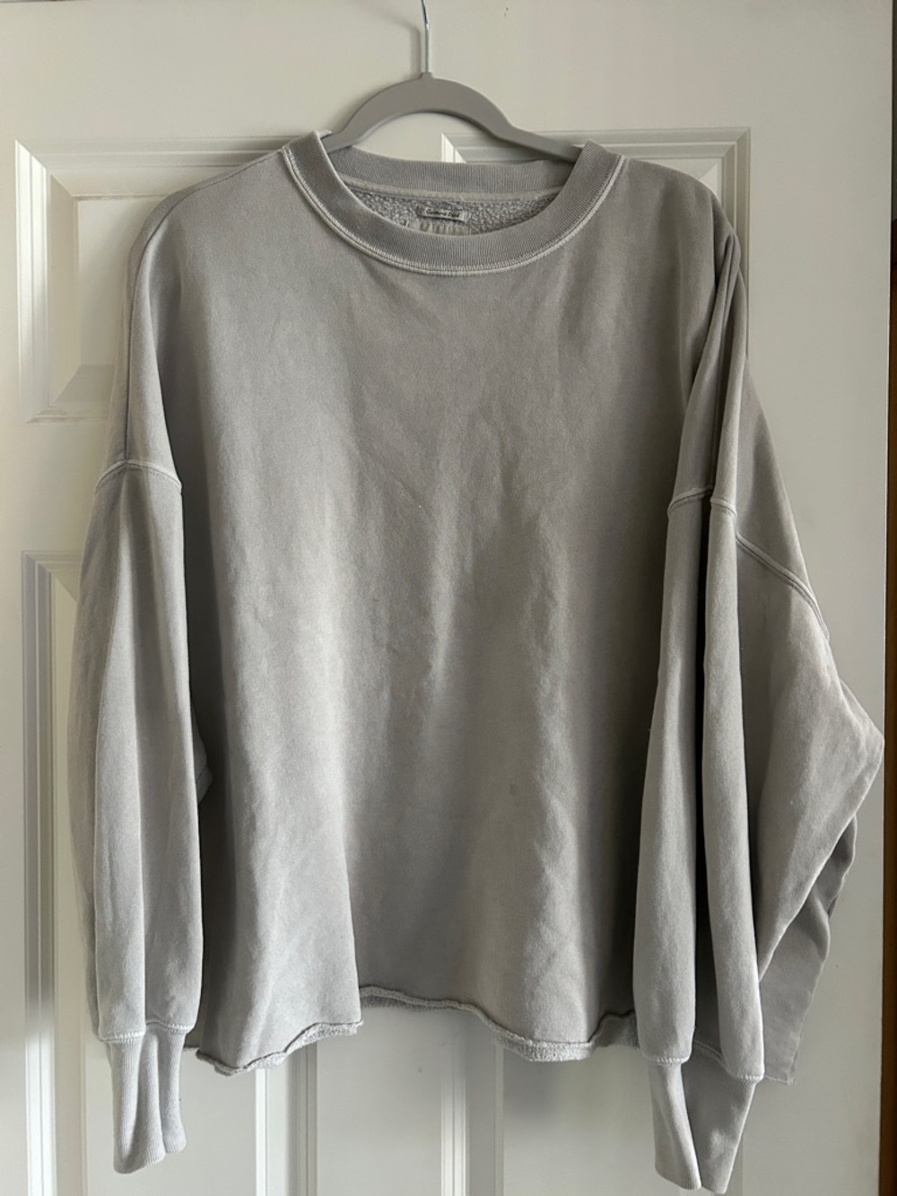 *closet clean out* Abercrombie & Fitch Light Gray Crewneck Sweatshirt L/XL